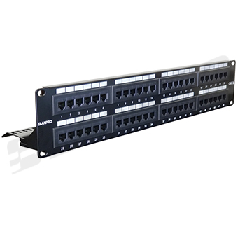 Patch Panel CAT 6 de 48 puertos con soporte y ángulo de entrada en 90 grados de la serie 8000 sin blindaje